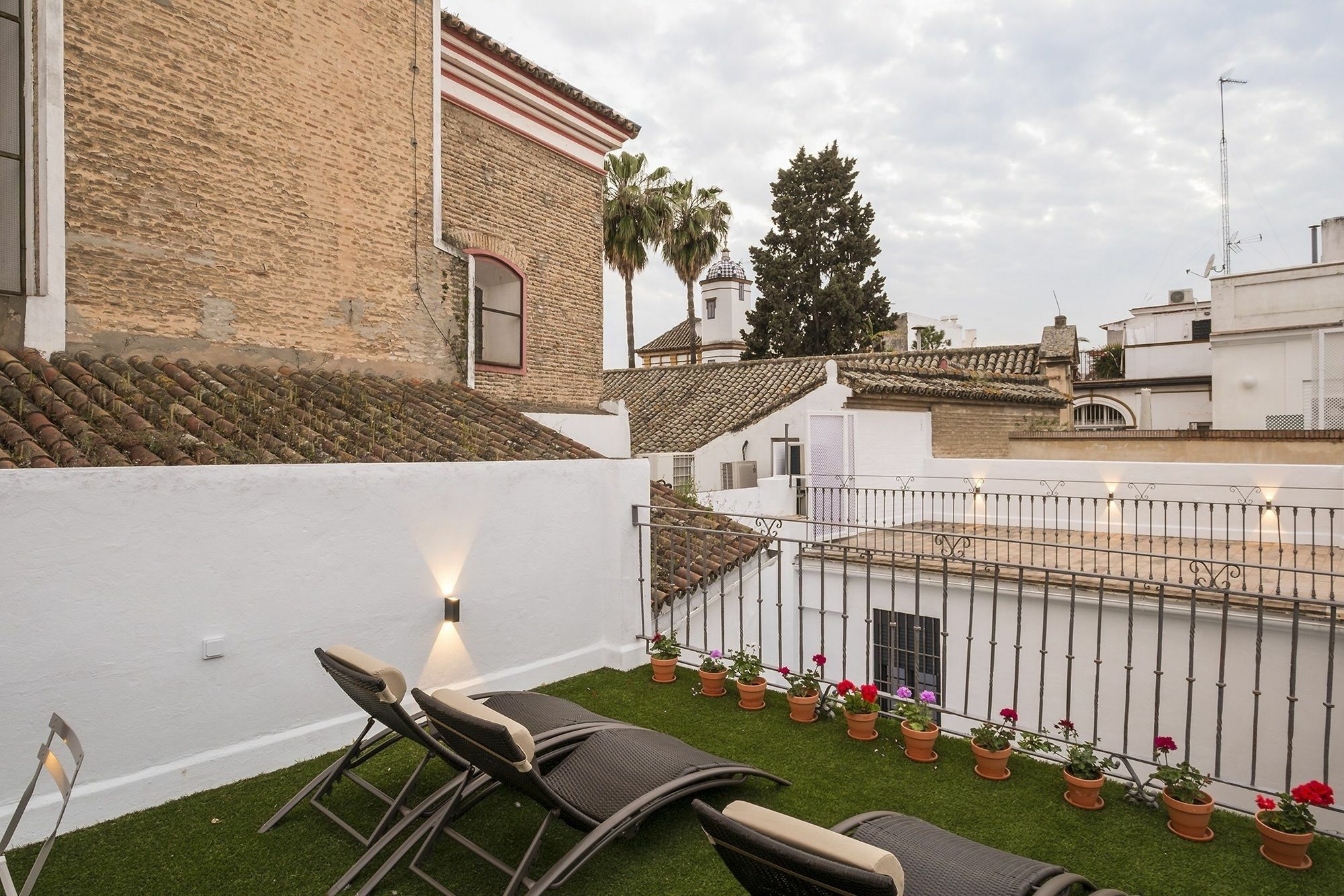 Selecta Apartments Los Venerables Sevilla Exteriör bild