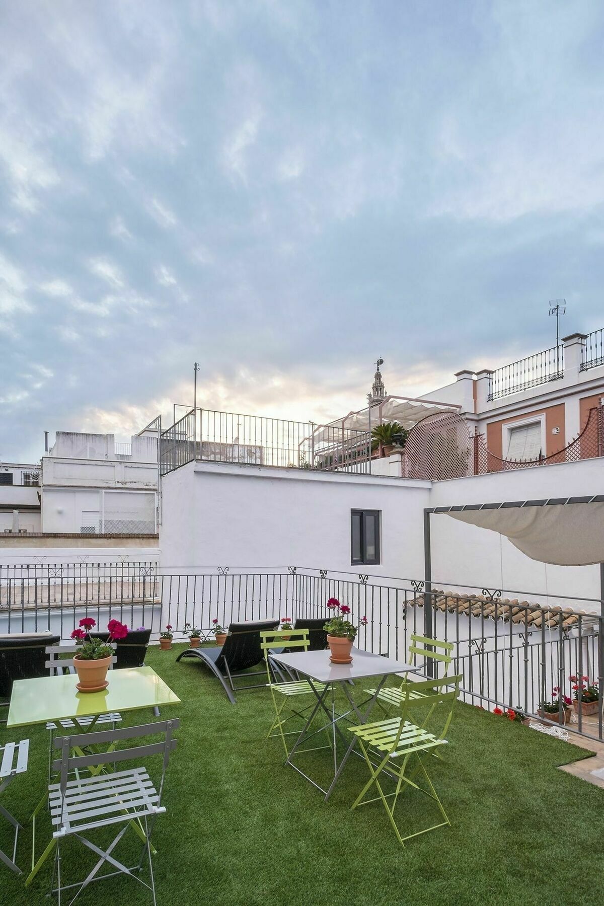 Selecta Apartments Los Venerables Sevilla Exteriör bild