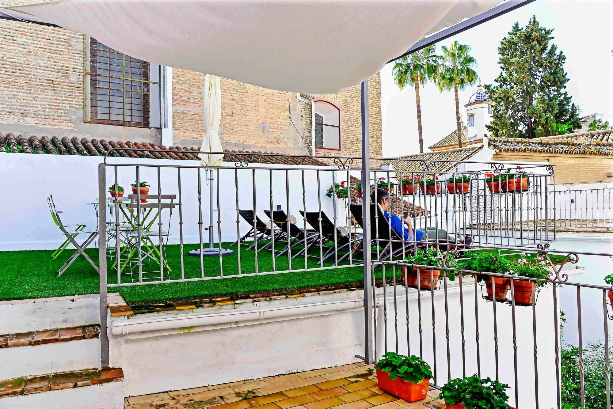 Selecta Apartments Los Venerables Sevilla Exteriör bild